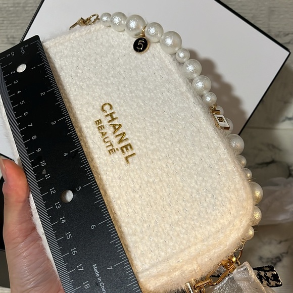 Chanel Beauty Tweed Pouch Converted To Shoulder Bag - Picture 10 of 13